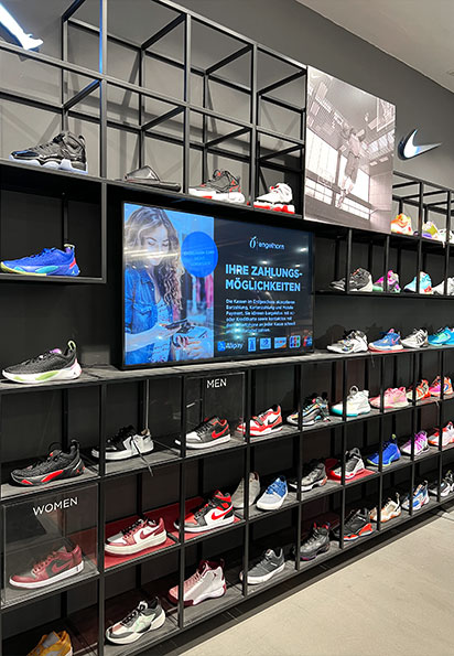 Digital signage solutions in retail
